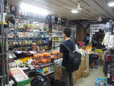 从4000家到400家 全国最大汽车用品集散地的转型之痛